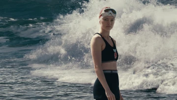 Die junge Frau und das Meer